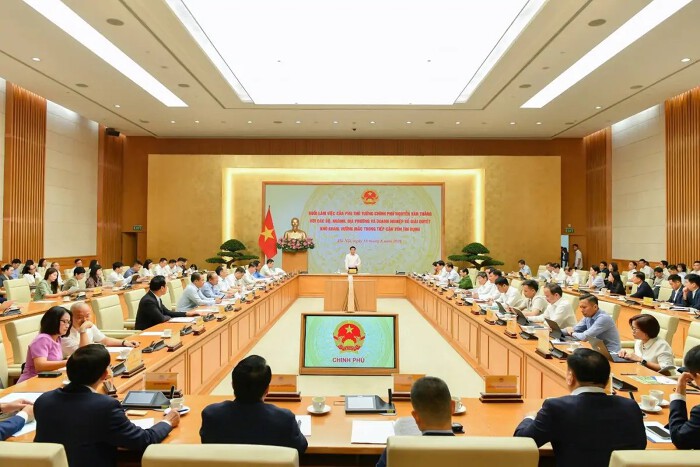 NHNN HỌP VỚI THỦ TƯỚNG 13.8.jpg