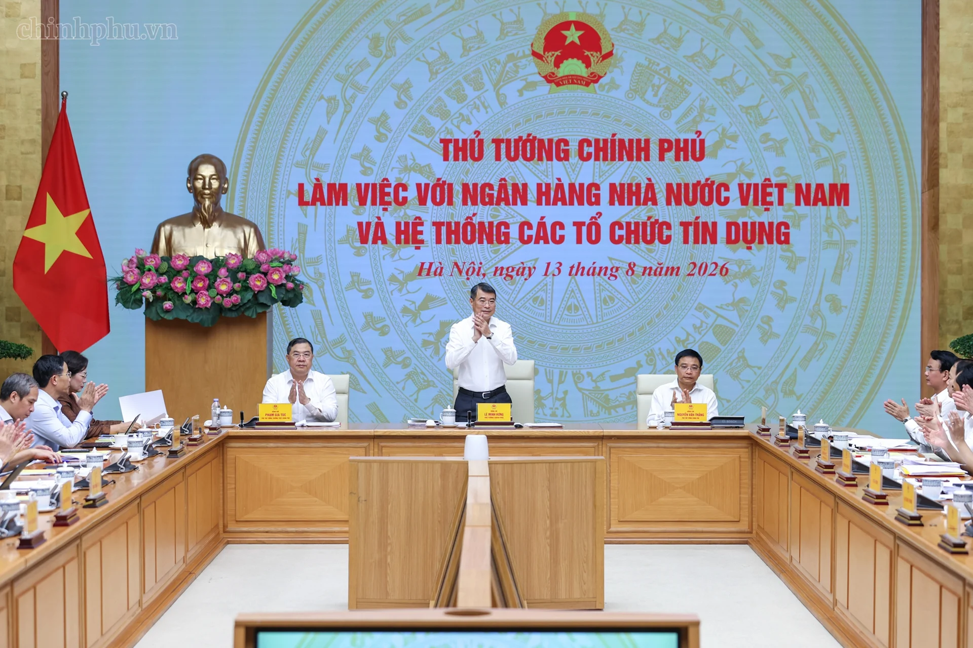 Thủ tướng yêu cầu NHNN xác định ngưỡng cảnh báo, phản ứng kịp thời với các biến động