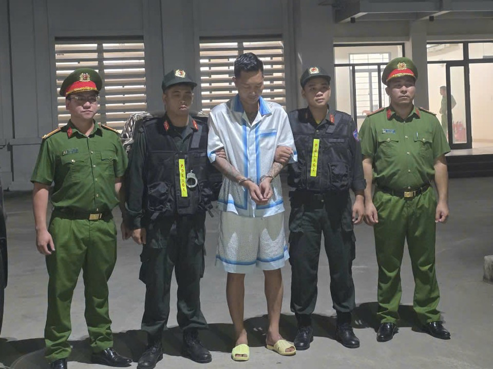 Khởi tố Huấn Hoa Hồng về tội “Lừa đảo chiếm đoạt tài sản” và "Vi phạm quy định về kế toán gây hậu quả nghiêm trọng"