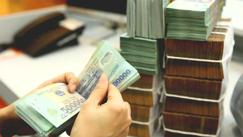 Cuộc đua giảm lãi suất thêm nóng
