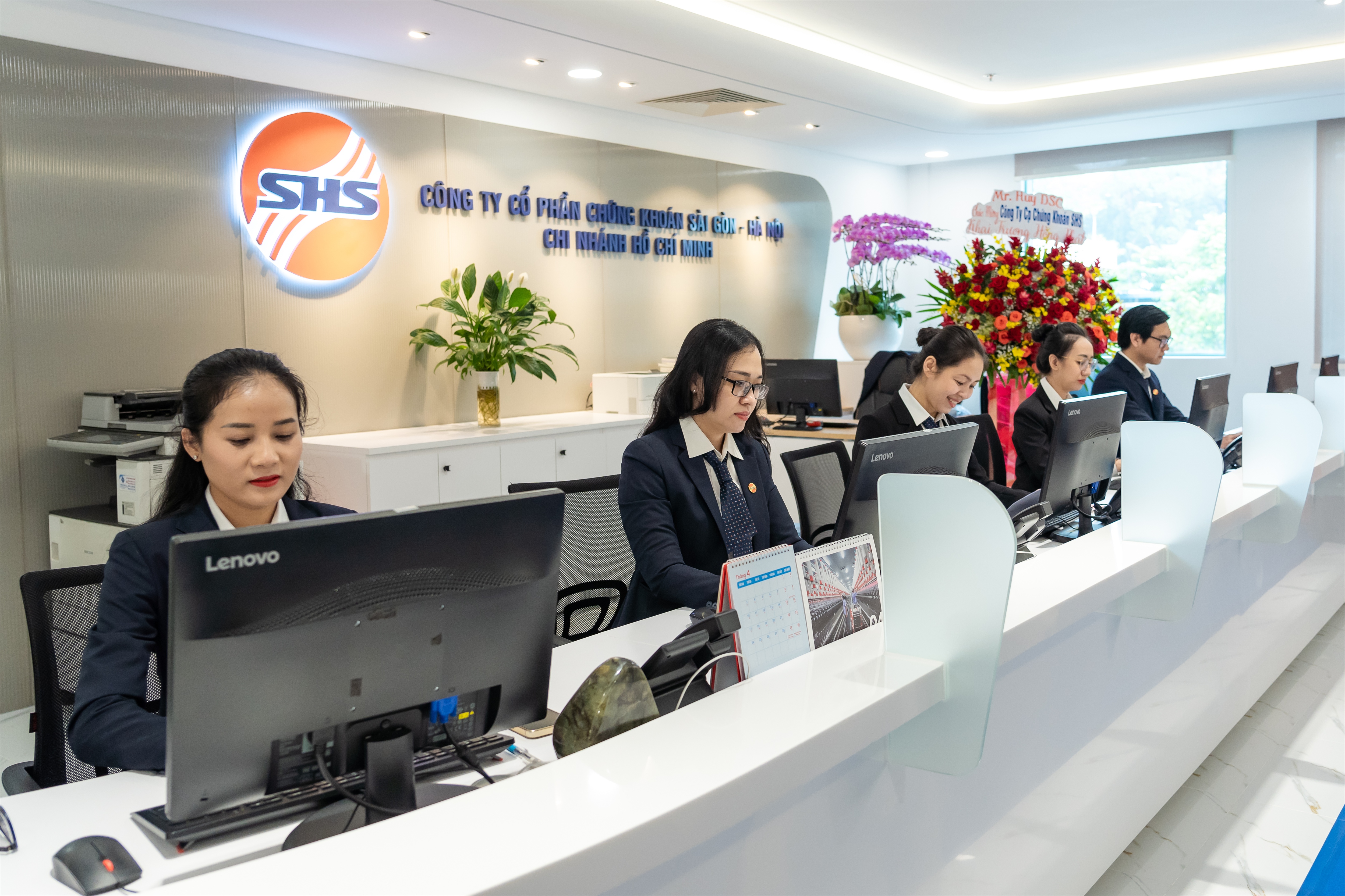 SHS-13-hoat-dong-ir-shs.jpg