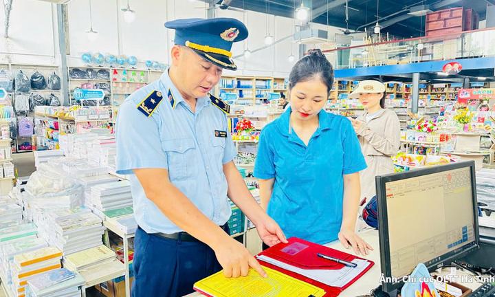 Quản lý Thị trường Hà Tĩnh siết chặt thị trường sách, đồ dùng học tập