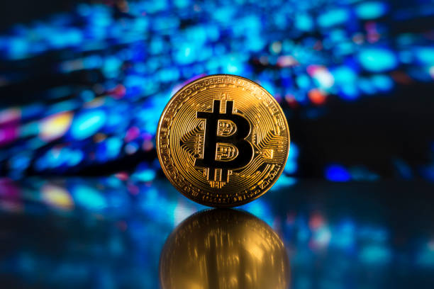 Bitcoin lấy lại mốc 70.000 USD sau gần 3 tháng