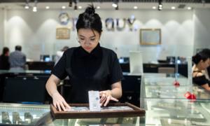 Giá bạc trong nước tăng hơn 2% theo đà thế giới