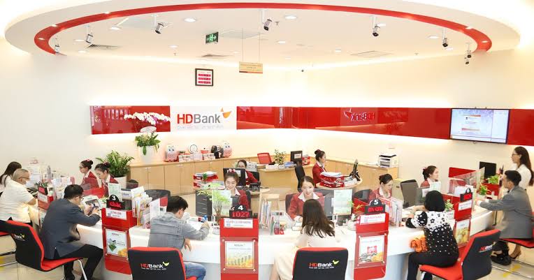 Cổ phiếu cần quan tâm ngày 27/8: HDB và HCM sáng cửa tăng giá