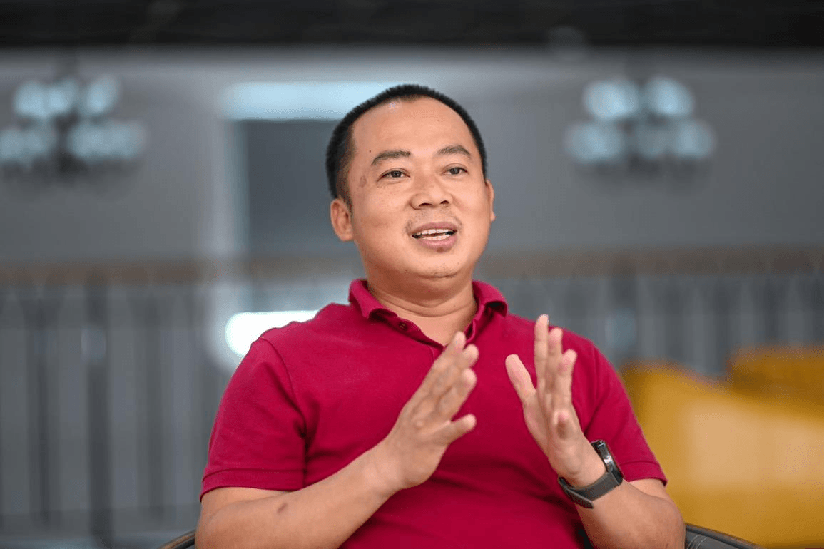 Ông Đoàn Văn Hiểu Em tiếp tục bán 1 triệu cổ phiếu MWG, chuyển hướng đầu tư vào Điện Máy Xanh