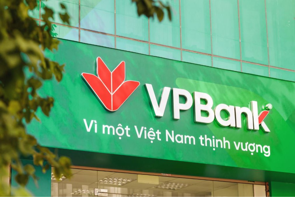 CEO VPBank nhận 1,1 tỷ đồng/tháng, gấp hơn 36 lần thu nhập bình quân nhân viên