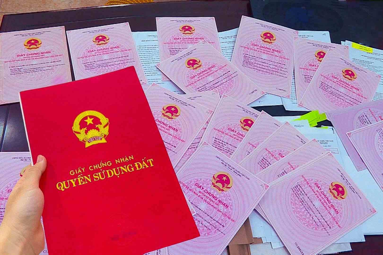 “Khoá” 5% tiền mua nhà tại ngân hàng đến khi có sổ hồng: Ai lợi, ai lo?