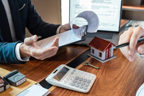 Chính phủ yêu cầu giữ quy định công chứng khi mua bán đất để ngăn tranh chấp