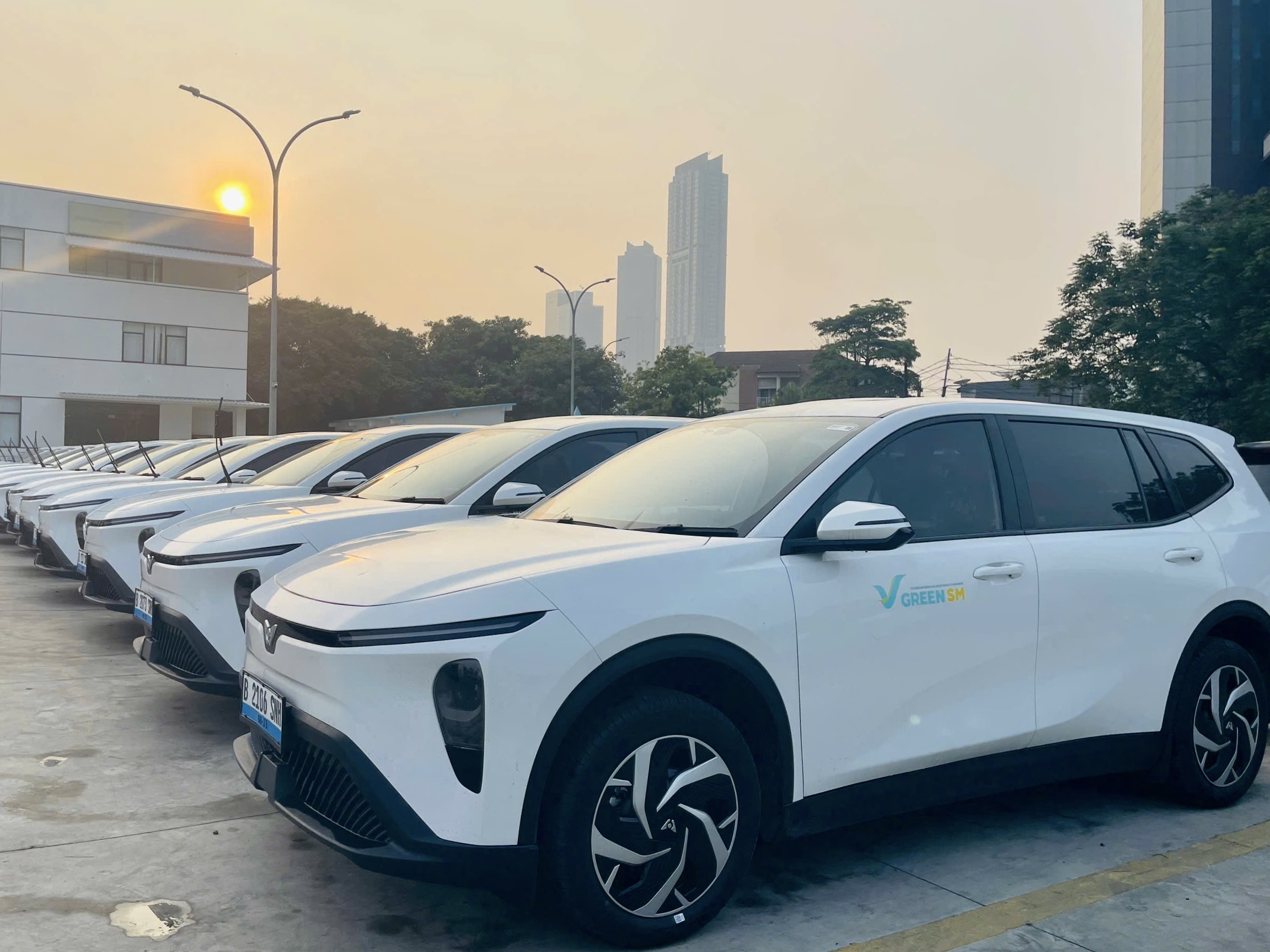 Hãng xe của CEO Phạm Nhật Minh Hoàng ra mắt taxi điện 6 chỗ tại thị trường đông dân nhất Đông Nam Á
