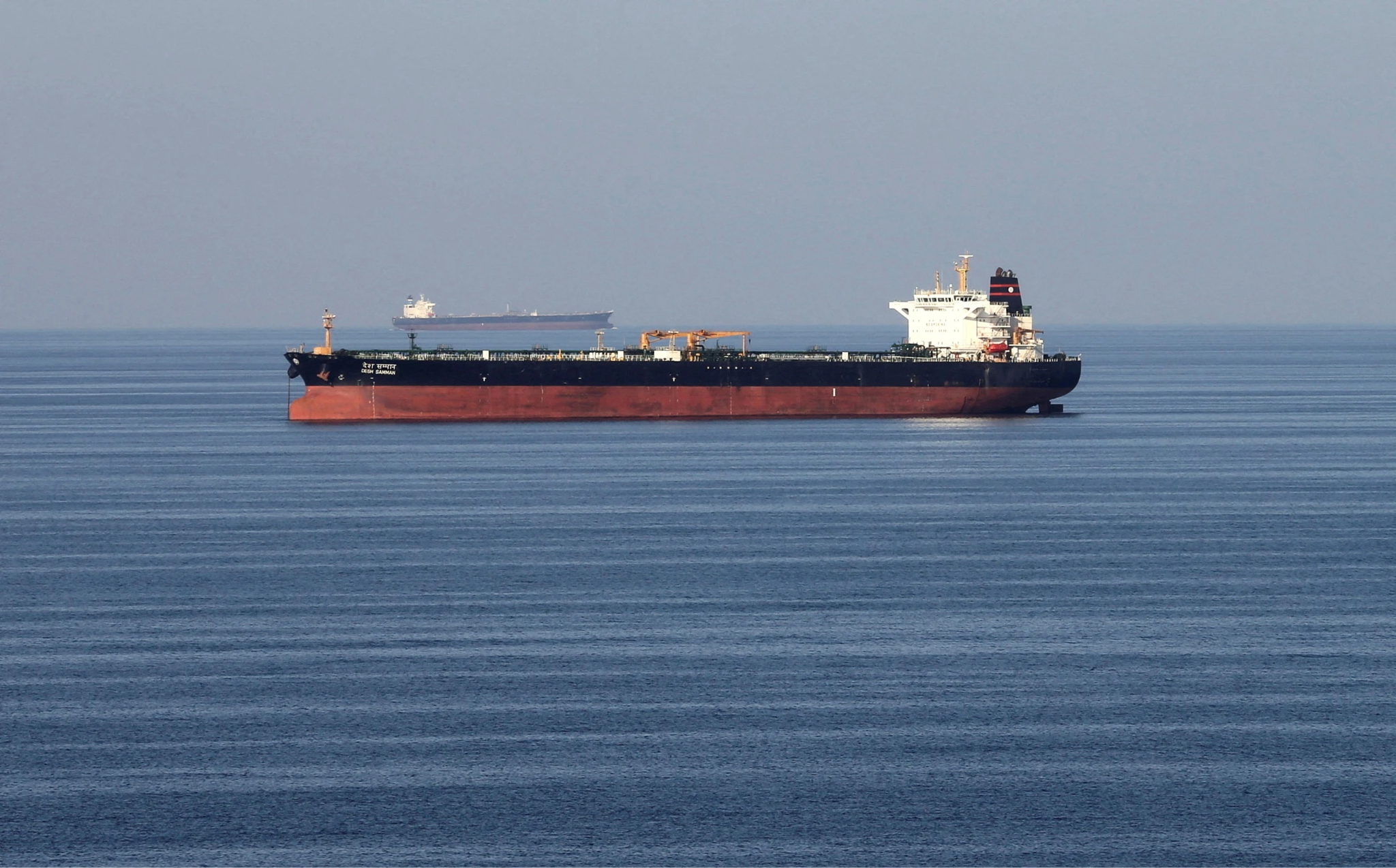 Mỹ nói lượng dầu qua eo biển Hormuz cao nhất 6 tháng