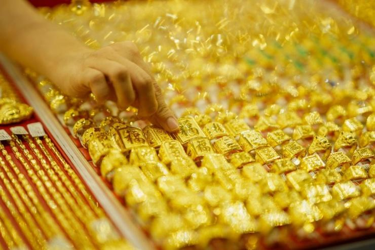 Giá vàng hôm nay 1/10: SJC bật tăng 1,6 triệu đồng, vàng nhẫn đồng loạt đi lên