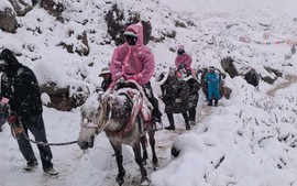 Cảnh báo thời tiết xấu tại khu danh thắng Núi Kailash Tây Tạng
