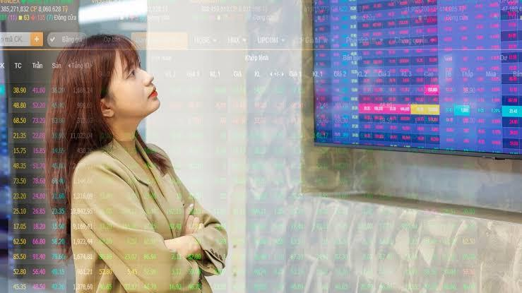 Chứng khoán Việt Nam sau 9 tháng: Lợi thế nâng hạng và bài toán dòng tiền
