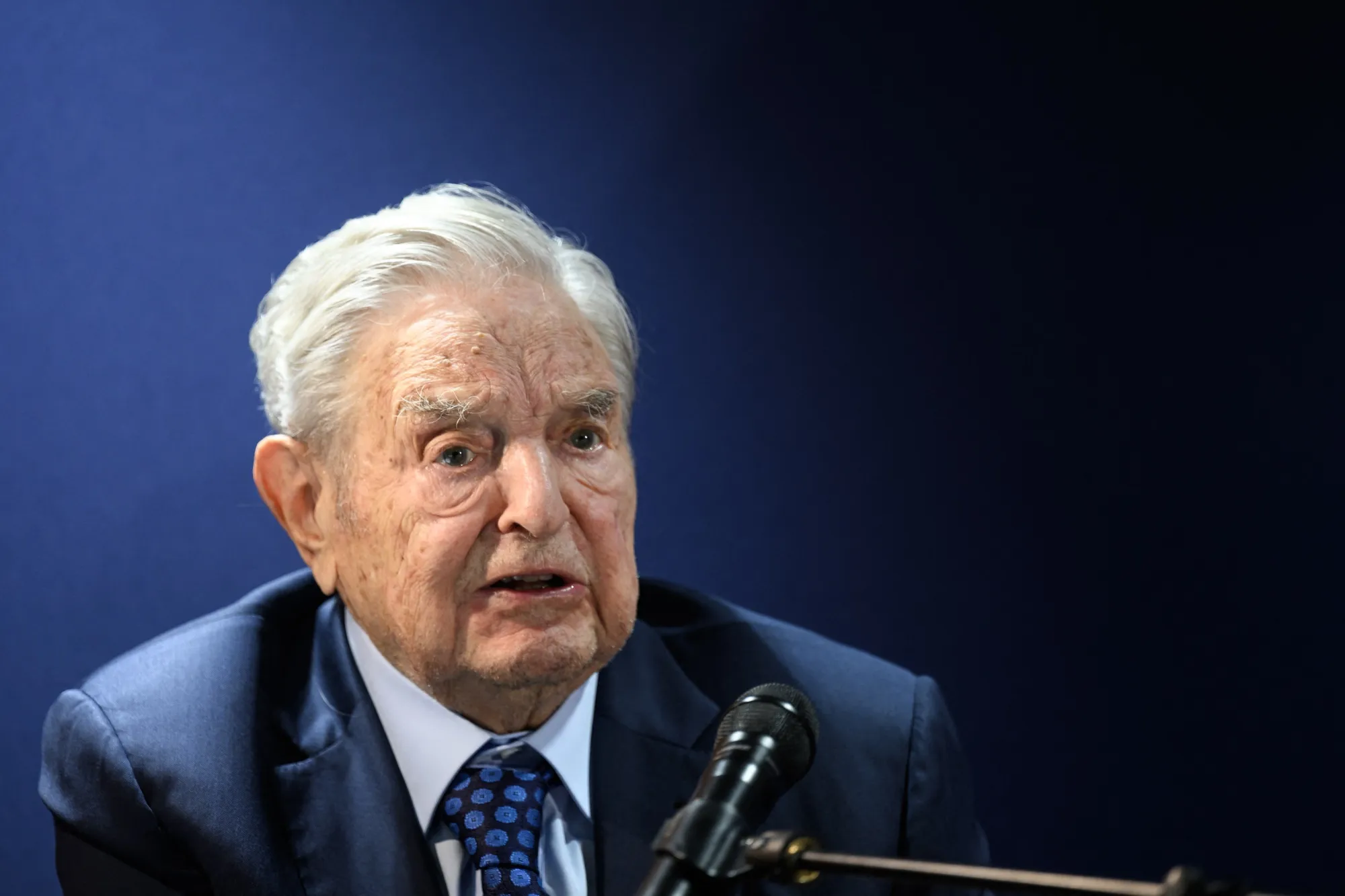 Mẹo đầu tư lạ của tỷ phú George Soros: Đừng phớt lờ cảm giác bất an