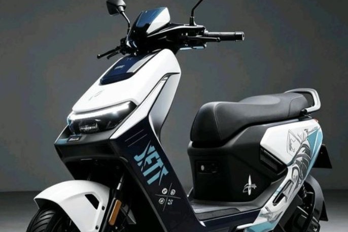 Xe máy điện giá chỉ 17,8 triệu đồng: Có TCS, hỗ trợ ngang dốc, đi xa 76km