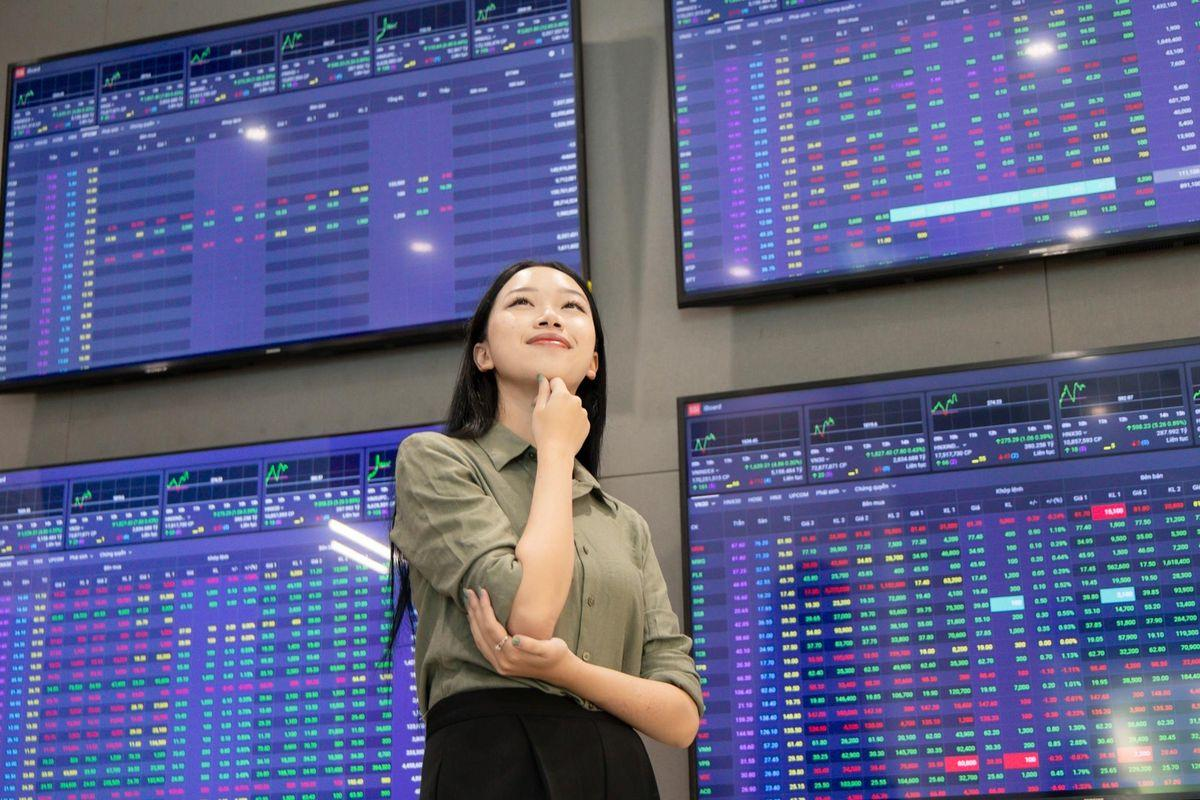 Chứng khoán ngày 5/10: VN-Index có thể tiếp tục giảm, chuyên gia khuyến nghị hạ margin và chờ tín hiệu cân bằng