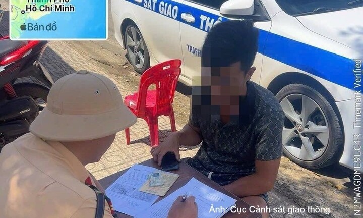Xử lý hàng trăm trường hợp 'độ' còi, đèn xe ô tô trái quy định