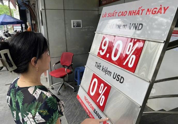 Lãi suất ngân hàng hôm nay 10/10: Kỳ hạn 13 tháng có mức lãi nổi bật