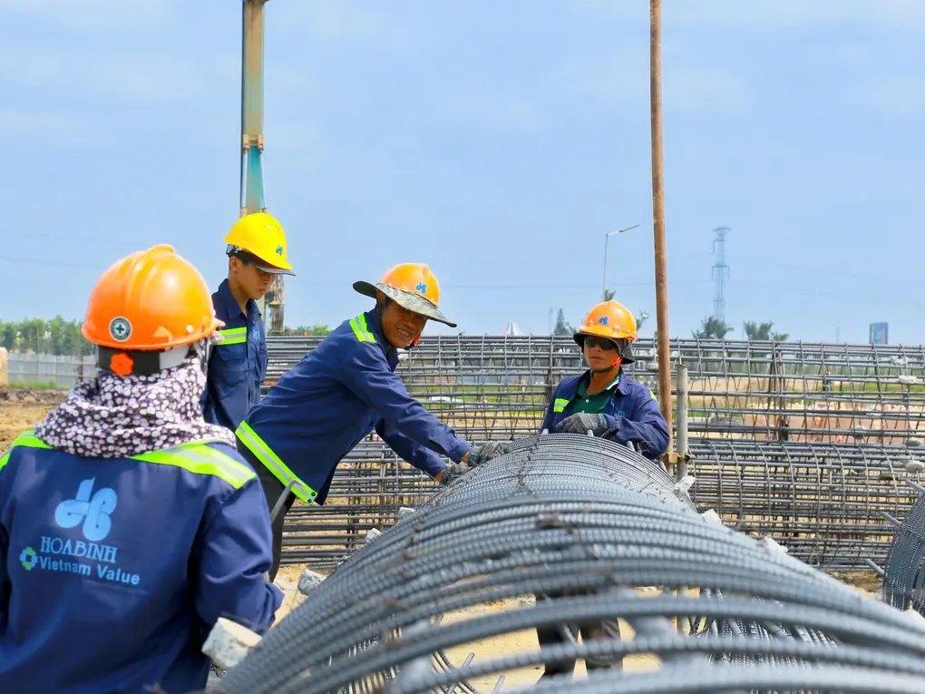 Xây dựng Hòa Bình liên tiếp đón gói thầu lớn, tổng giá trị trúng thầu vượt 8.600 tỷ đồng