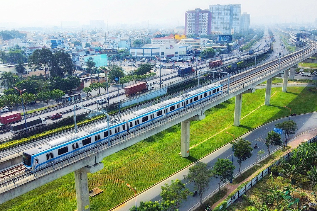 Đi metro hết tuyến chỉ 30 phút, vì sao nhiều người vẫn ngại? TP.HCM tìm lời giải cho 'chặng cuối'
