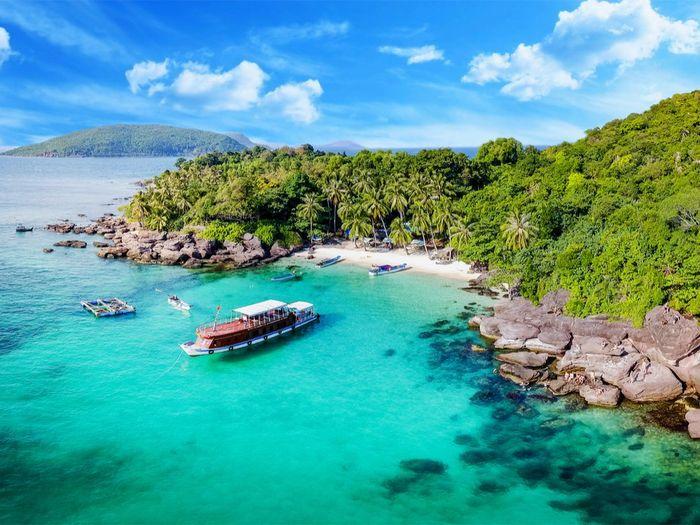 Hòn đảo mang hình đầu cá voi ở Việt Nam: Không có dân thường trú, dưới biển là thế giới san hô kỳ thú