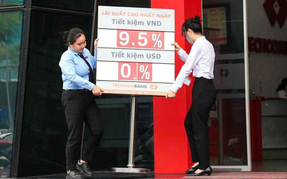 Lãi suất ngân hàng hôm nay 14/10: Gửi tiết kiệm hưởng tới 9,6%, thêm cơ hội nhận nhà tiền tỷ