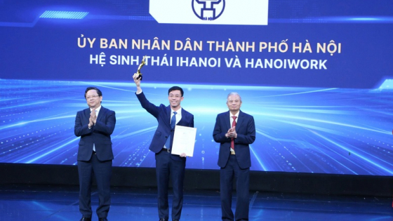 UBND thành phố Hà Nội được vinh danh 'Cơ quan nhà nước chuyển đổi số xuất sắc'