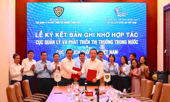 Cục Quản lý và Phát triển thị trường trong nước và Cục Du lịch Quốc gia Việt Nam ký kết hợp tác
