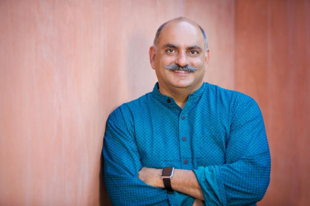 Doanh nhân Mohnish Pabrai: Áp dụng triết lý Warren Buffett, biến 1 triệu USD thành 14 triệu USD