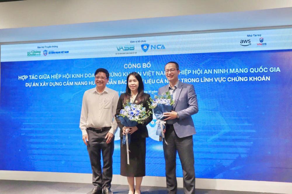 Đẩy mạnh hợp tác chuyên môn và truyền thông trong công tác bảo vệ dữ liệu cá nhân ngành chứng khoán