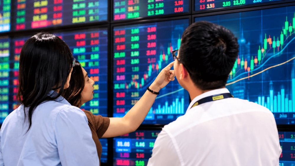 VN-Index mất hơn 16 điểm, nhóm vốn hóa lớn kéo thị trường rời mốc 1.700 điểm