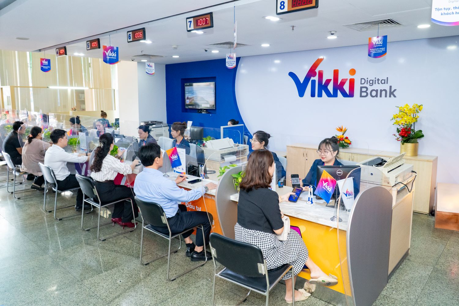 Một nhà băng công bố lãi suất cho vay bình quân vượt 11%/năm