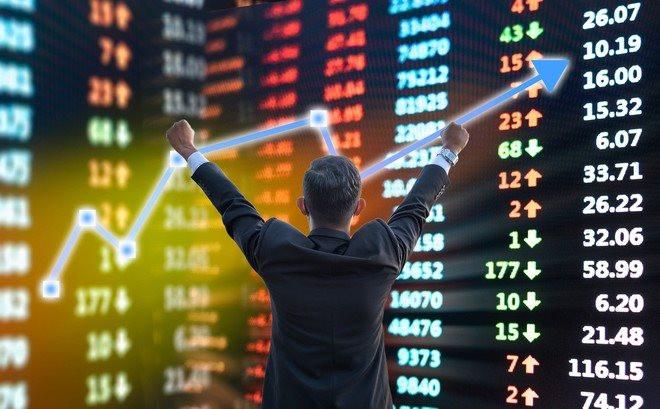 VN-Index có phiên tăng mạnh nhất hơn 6 tháng, dòng tiền bùng nổ ở 3 nhóm cổ phiếu