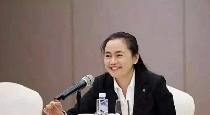 Khởi nghiệp từ ngành dệt may, cựu nhân viên kế toán trở thành nữ tỷ phú nổi tiếng Trung Quốc
