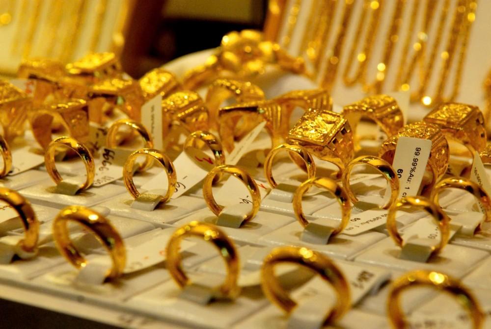 Giá vàng hôm nay 23/10: Thế giới mất hơn 100 USD, vàng nhẫn giảm sâu