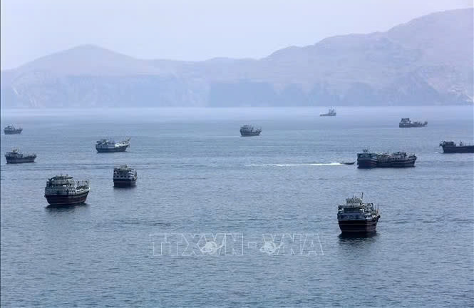 Chiến sự Trung Đông ngày 25/10: Iran giữ lập trường về eo biển Hormuz