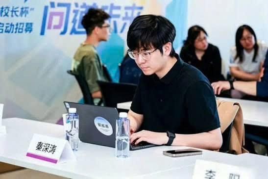 Đang học tiến sĩ, chàng trai 25 tuổi khởi nghiệp AI và huy động hơn 1.900 tỷ đồng sau 5 tháng
