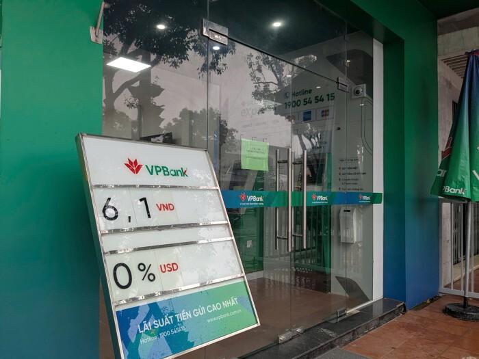 Lãi suất ngân hàng hôm nay 27/10: Kỳ hạn gửi 6–13 tháng tại VPBank rời mốc 7%