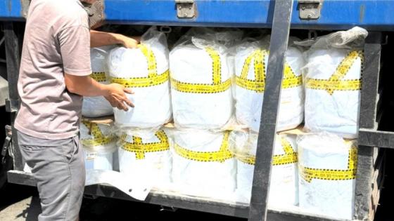 Đồng Nai: Đội QLTT số 1 buộc tiêu hủy 1.000 lít rượu trắng không rõ nguồn gốc, xuất xứ