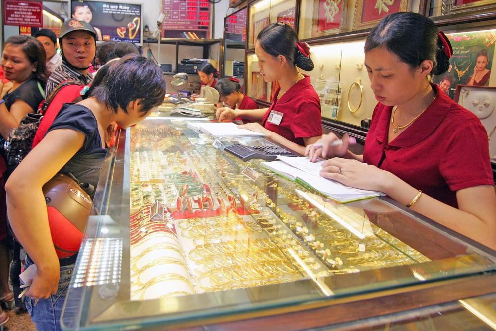 Mua vàng ở vùng đỉnh, bao giờ nhà đầu tư có thể hòa vốn?