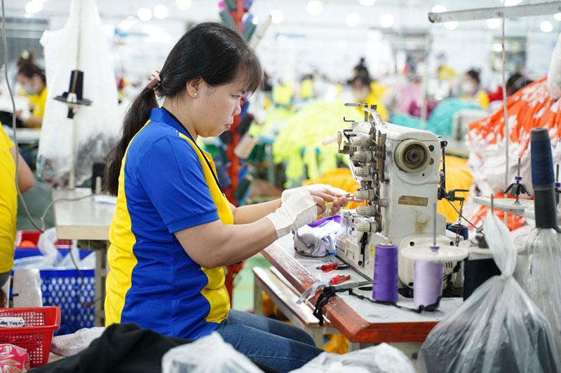 Doanh nghiệp sản xuất chủ động thích ứng với biến động giá nguyên liệu