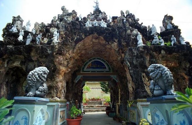 Khu tâm linh gần 90 năm tuổi ở miền Tây: Gắn với giai thoại 3.000 lượng vàng, kiến trúc độc nhất vô nhị