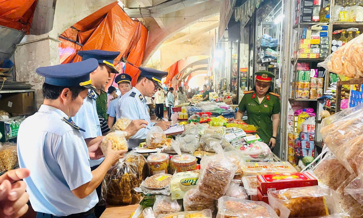 Quảng Trị tăng cường kiểm tra, kiểm soát an toàn thực phẩm những tháng cuối năm