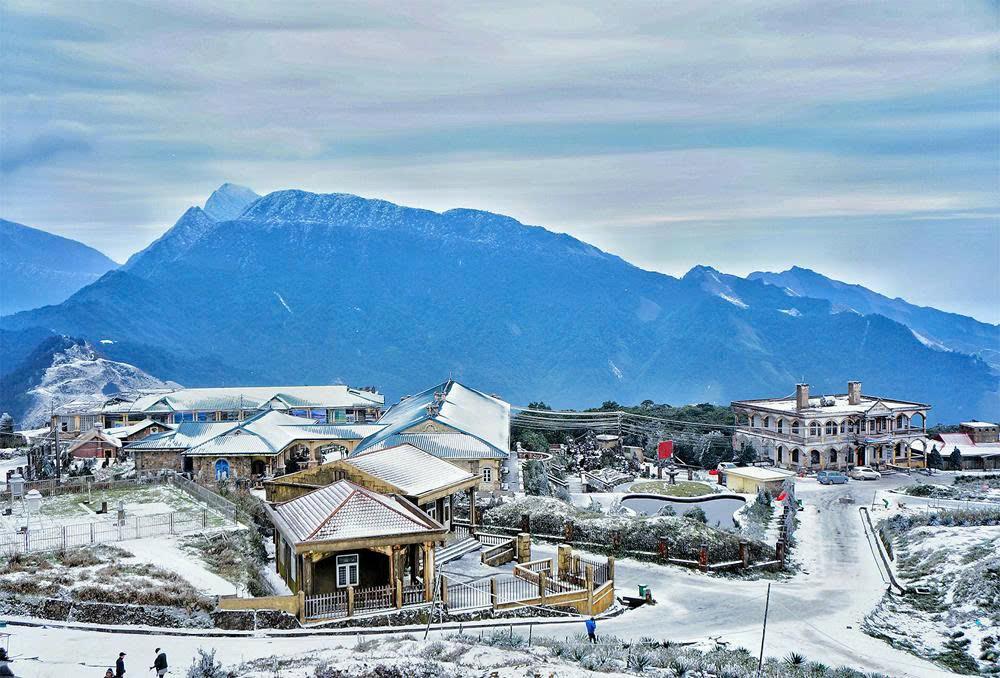 Vùng núi cao hơn 1.500m ở Việt Nam: Mùa hè mát như điều hòa, mùa đông có thể phủ trắng băng tuyết